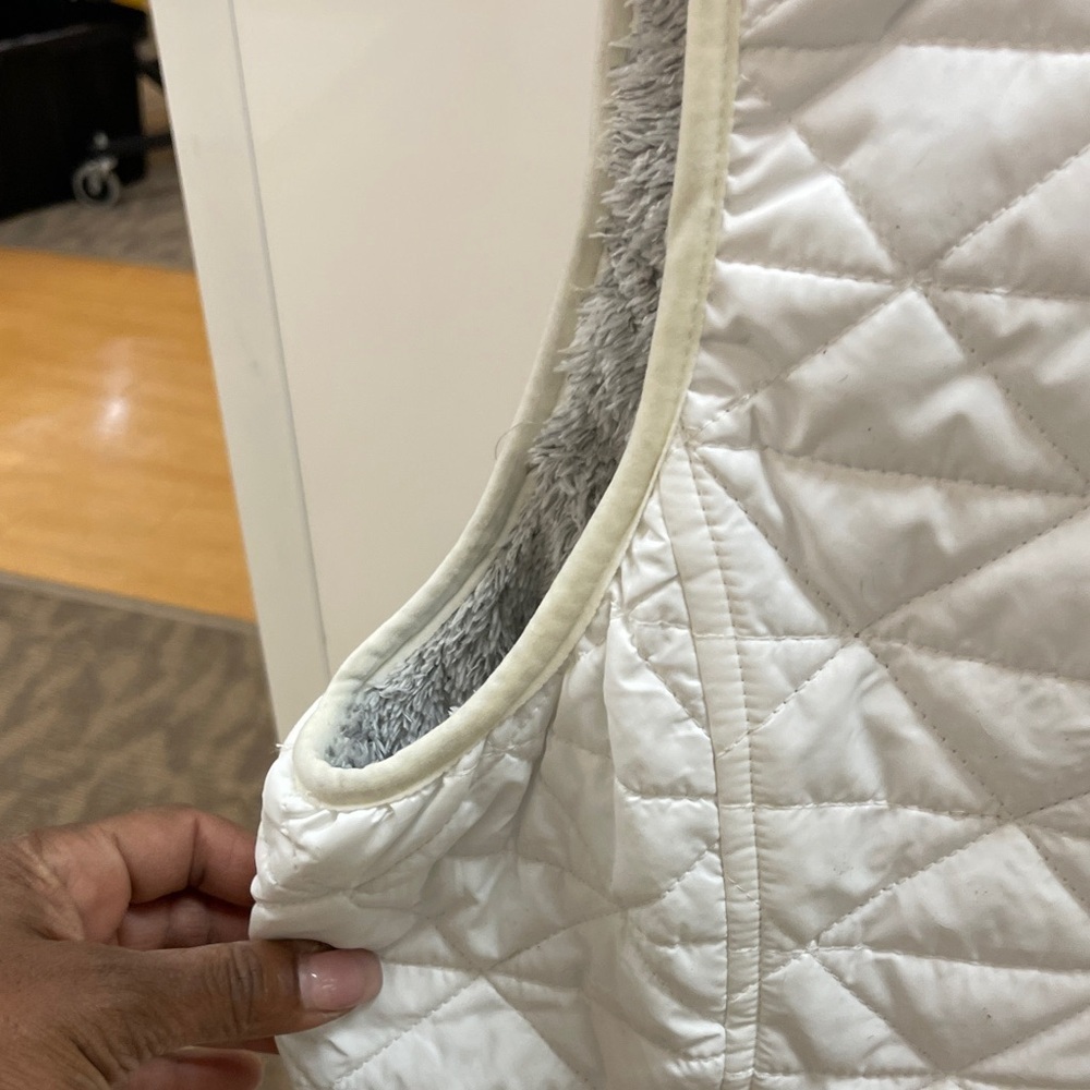 Free Country Quilted Ivory Vest - Picture 6 of 9